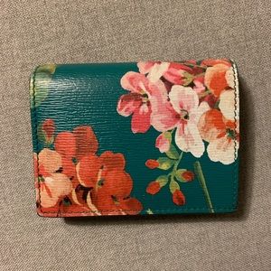 Gucci Blooms leather card case in green